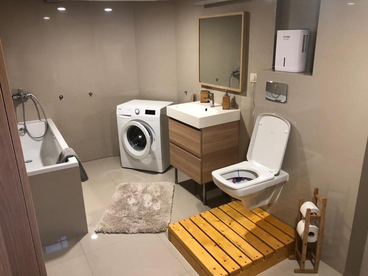 Apartman V Centre Michaloviec มิคาโลเท ภายนอก รูปภาพ