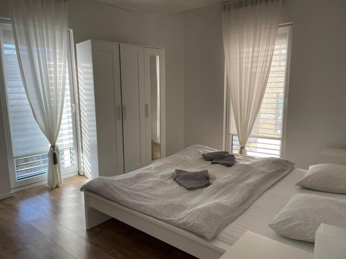Apartman V Centre Michaloviec มิคาโลเท ภายนอก รูปภาพ