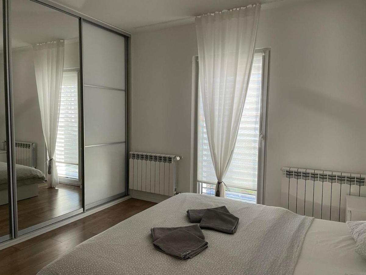 Apartman V Centre Michaloviec มิคาโลเท ภายนอก รูปภาพ